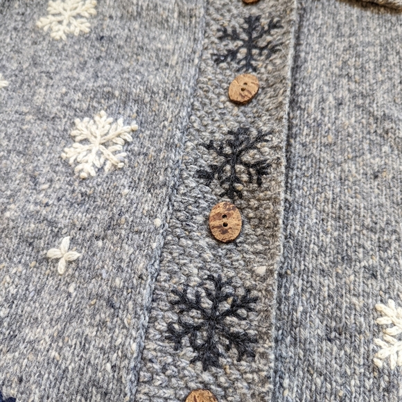 Vintage Woolrich women's sweater medium snowmen snowflakes - Picture 5 of 9